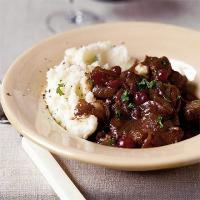 Braised beef with red wine & cranberry image