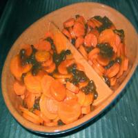 Carrots with Raisin Sauce image
