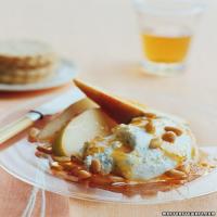 Herbed Cheese with Pears, Pine Nuts, and Honey_image