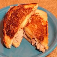 Pulled Pork and Apple Grilled Cheese Sandwiches_image