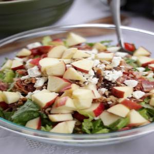 Bacon, Apple Raspberry Vinaigrette Salad! Recipe - (4.4/5)_image