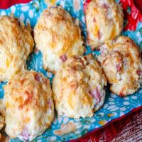 Ham and Cheese Biscuits_image