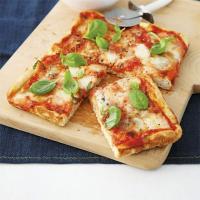 Very simple Margherita pizza image