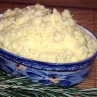 Garlic Herb Feta Cheese Mashed Potatoes_image