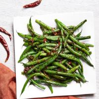 Soy-and-Sesame-Glazed Green Beans image