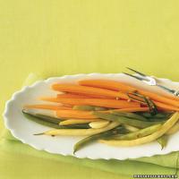 Spicy Pickled Green and Wax Beans_image