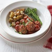 Baked turkey meatballs with broccoli & crispy potatoes image