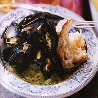 Mussels with Parsley and Garlic image