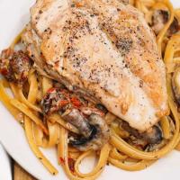 Chicken Breasts with Creamy Mushroom and Sun-Dried Tomato Pasta_image