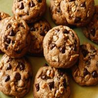 Chocolate Chip Walnut Cookies_image