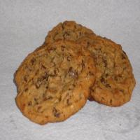Giant English Toffee-Chocolate Chip Cookies_image