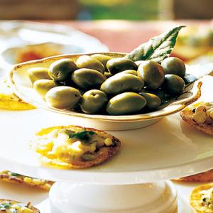 Olives with Fresh Bay Leaves_image