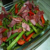 Green Beans with Bacon and Red Bell Pepper_image