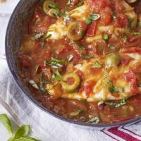 Pan-fried chicken with tomato & olive sauce image