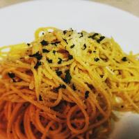 Spaghetti Olio E Aglio (Spaghetti With Garlic in Olive Oil) image