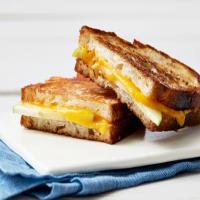 Cheddar and Apple Grilled Cheese Sandwiches_image