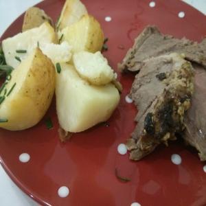 Rosemary Roast Lamb With Herbed Potatoes_image
