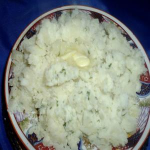 Mashed Potatoes with Horseradish Cream image
