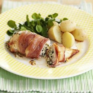 Peppered chicken with watercress image