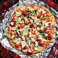 Greek Grilled Pizza from Reynolds Wrap®_image