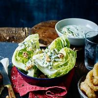 Iceberg wedge salad with blue cheese dressing_image