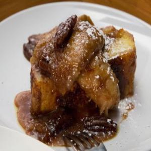 French Toast Roast with Bananas and Walnuts_image