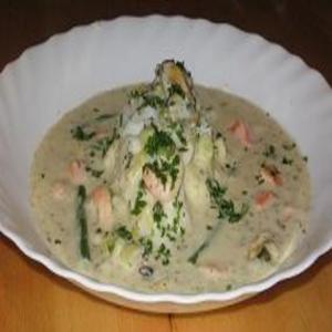 Creamy Fish Topped With Mussels and Prawns_image