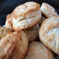 Light and Fluffy Buttermilk Biscuits_image
