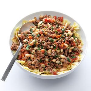 Garlicky Beef & Tomatoes with Pasta Recipe_image