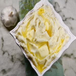 Garlic Mashed Potatoes image