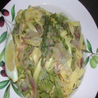 Spinach Fettuccini With Pearl Onions image