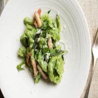 Spinach Spaetzle With Bacon and Sage_image