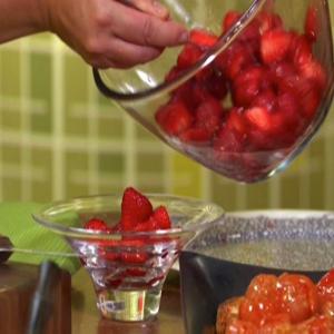 Small Strawberries with Lemon image