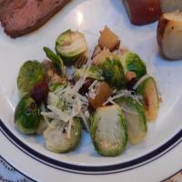 Brussels Sprouts with Pear and Hazelnuts_image