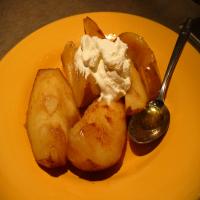Baked A'nju Pears in Butterscotch Schnapps Sauce_image