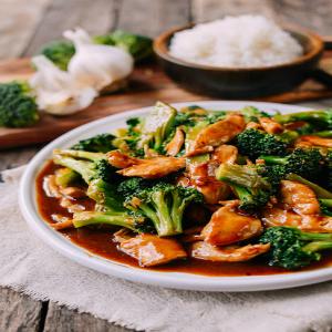 Chicken and Broccoli with Brown Sauce_image