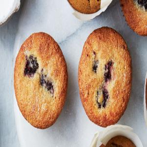 Gluten-Free Blackberry-Cornmeal Muffins_image