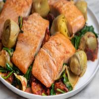One-Pan Salmon with Artichokes and Sundried Tomatoes_image