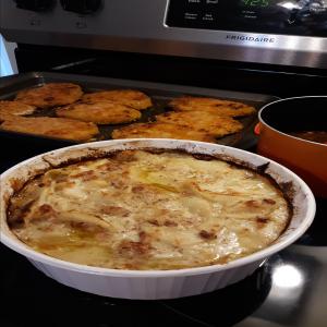 Swiss Cheese and Bacon Scalloped Potatoes_image