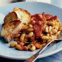 Smoky beans with basil & bacon_image