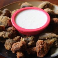 Fried Mushrooms with Feta Cheese Sauce_image