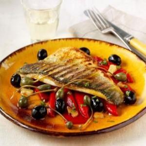 Sea bass with Spanish olives_image