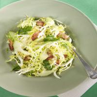 Frisee Salad with Hot Bacon Dressing_image