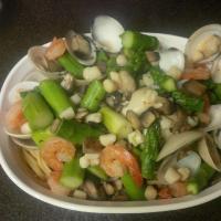 Seafood and Asparagus with Linguine_image