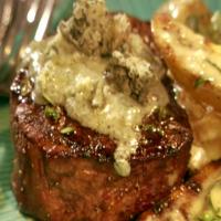 Grilled Filet with Blue Cheese Butter_image