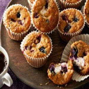Wild Berry-Oatmeal Cheesecake Muffins_image