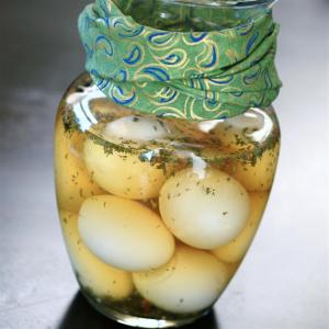 Debra's Pickled Eggs in Beer_image