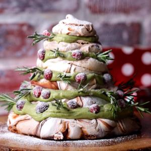 Pavlova Christmas Tree Recipe by Tasty image