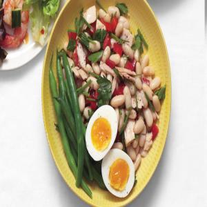 Tuna and White Bean Salad with Eggs_image