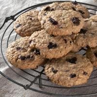 Oatmeal Cookies with Dried Cherries_image